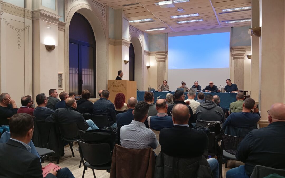 235 euro in più per il triennio 2026-2028: è la richiesta dei sindacati per il rinnovo del contratto Vetro Lampade e Display